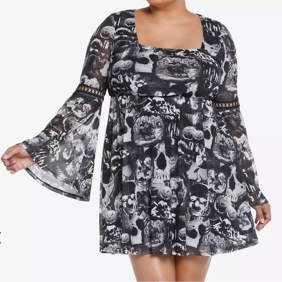 NWT Social Collision Sleepy Hollow Collage Bell Sleeve Dress Plus Size - Picture 2 of 4